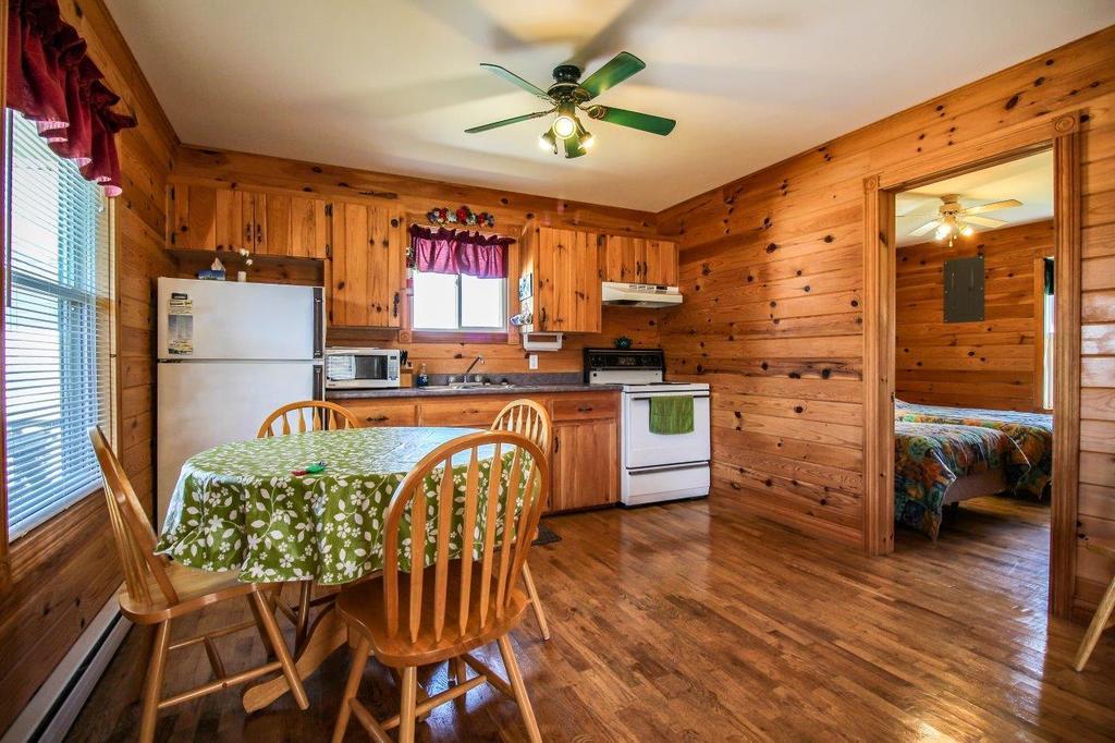 Отель Merry Stanhope Chalets Экстерьер фото