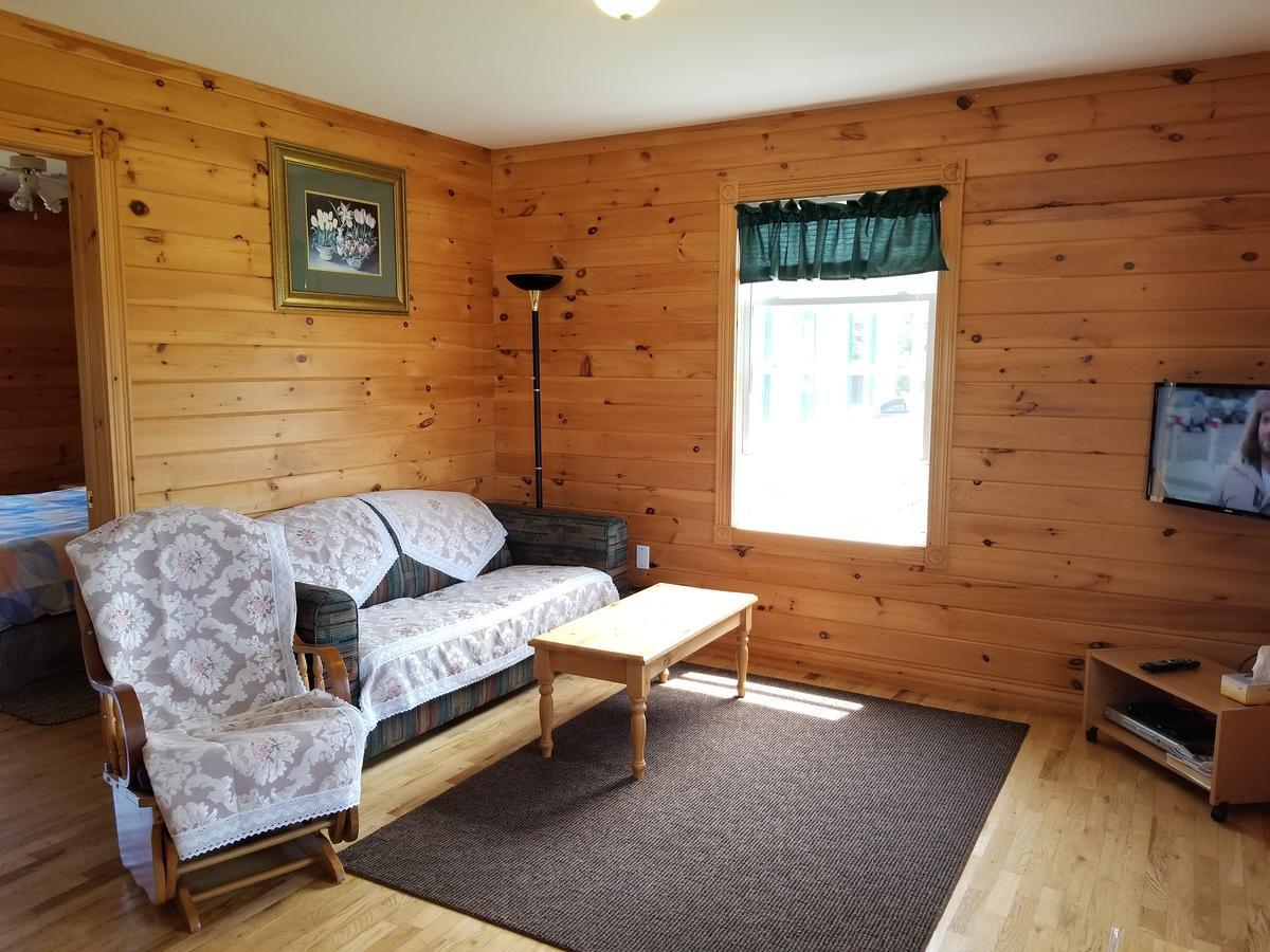 Отель Merry Stanhope Chalets Экстерьер фото